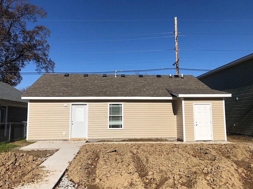 2nd image of 700 W Whitney Ave