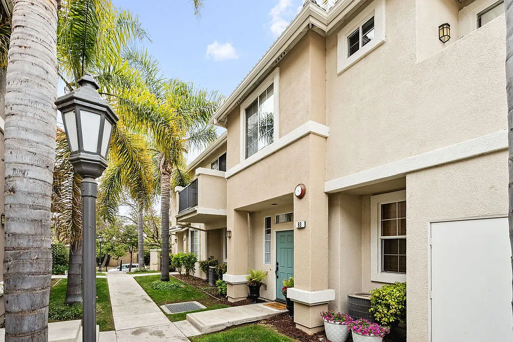2 bed, 2.0 bath, 1421 sqft, $3,150 — Photo 4