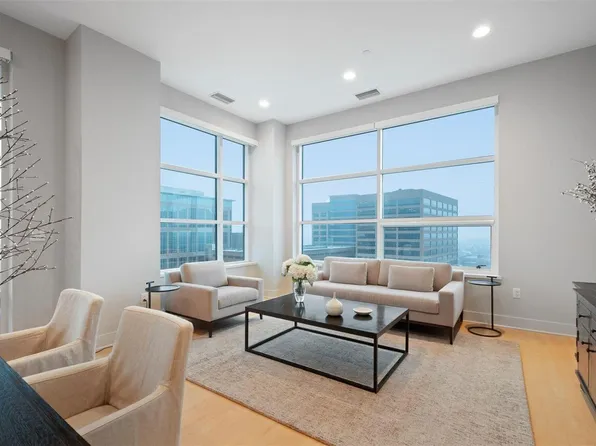 8025 Maryland Ave Unit 8J, Saint Louis, MO 63105