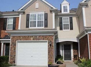 8321 Pilots View Dr, Raleigh, NC 27617