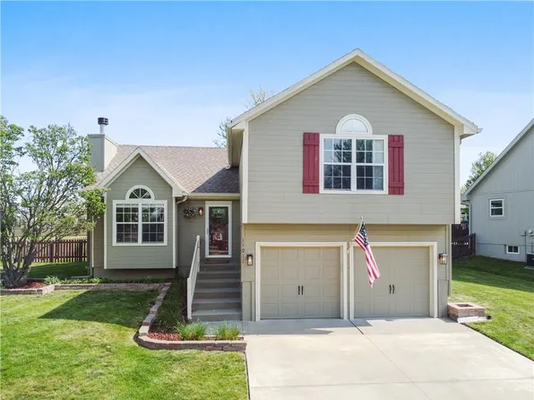 11011 N Farley Ave, Kansas City, MO 64157