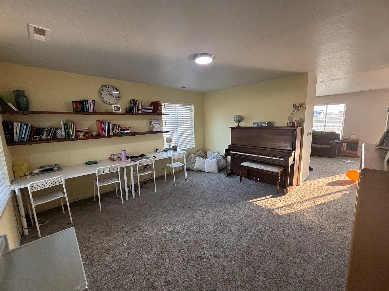 4 bed, 1934 sqft, $2,450 — Photo 2