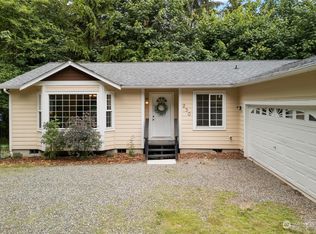230 E Baker Ct, Belfair, WA 98528