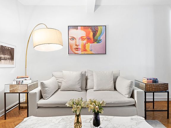 2nd image of 333 W 57th St APT 4D