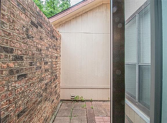 5th image of 1133 Sandalwood Ln