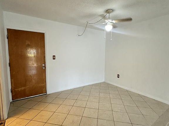 3rd image of 1849 Maravilla Ave