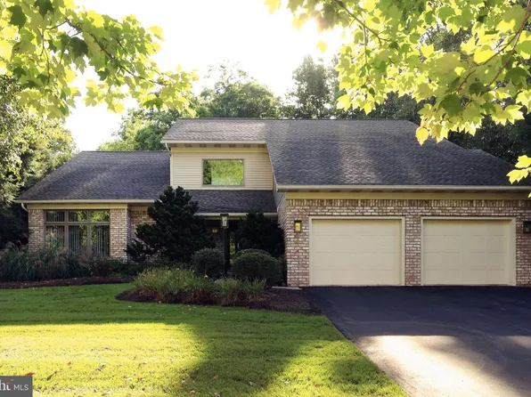 1426 Ridge Master Dr, State College, PA 16803