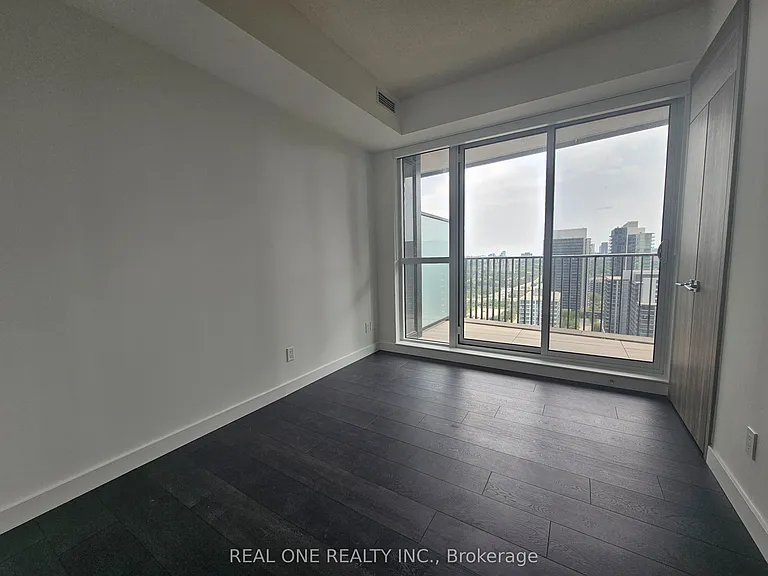 75 Billes Hts #2111 — Photo 10
