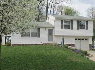 1888 Ivanhoe Dr, North Huntingdon, PA 15642