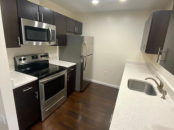 2nd image of 58 Lake St #250