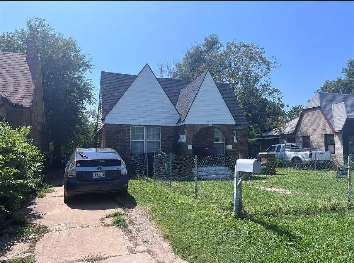 3 bed, 1231 sqft, $1,100 — Photo 1