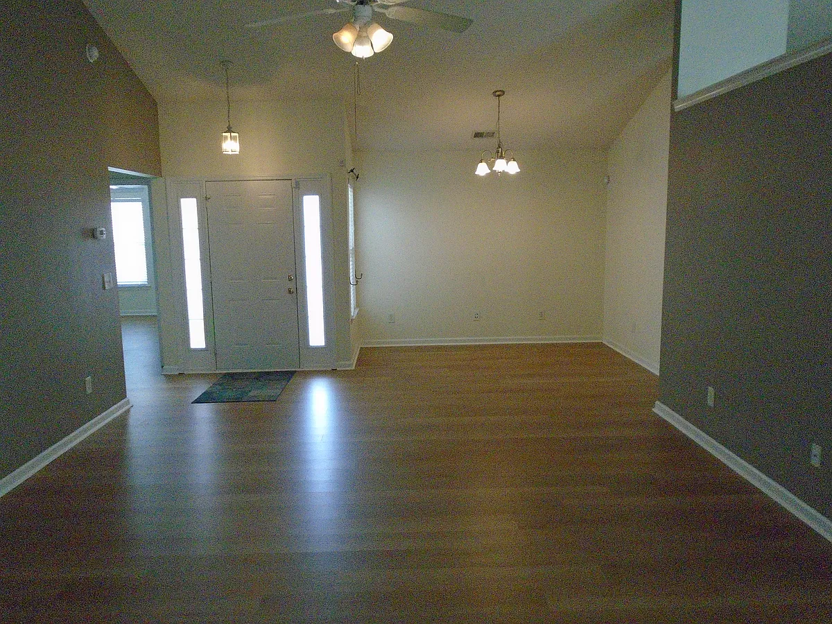 Building Photo - 8268 Tartan Ln