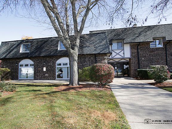 2nd image of 9446 Bay Colony Dr APT 2S
