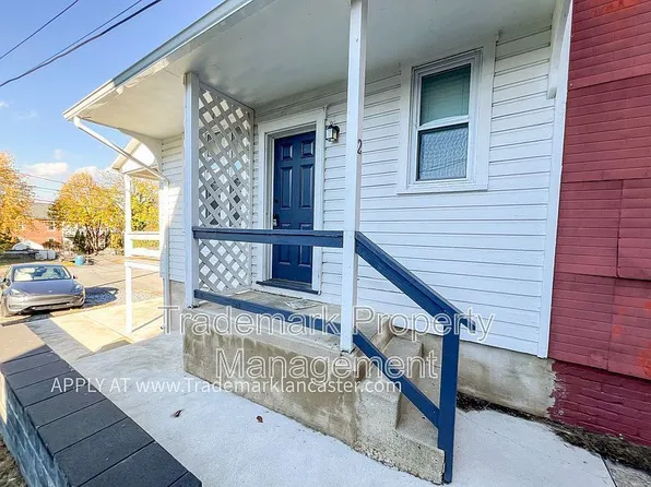 28 N State St APT 2, Ephrata, PA 17522