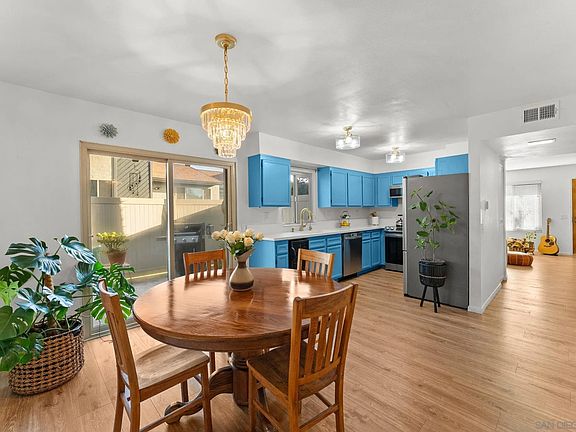 3rd image of 5631 Lake Park Way Unit 6