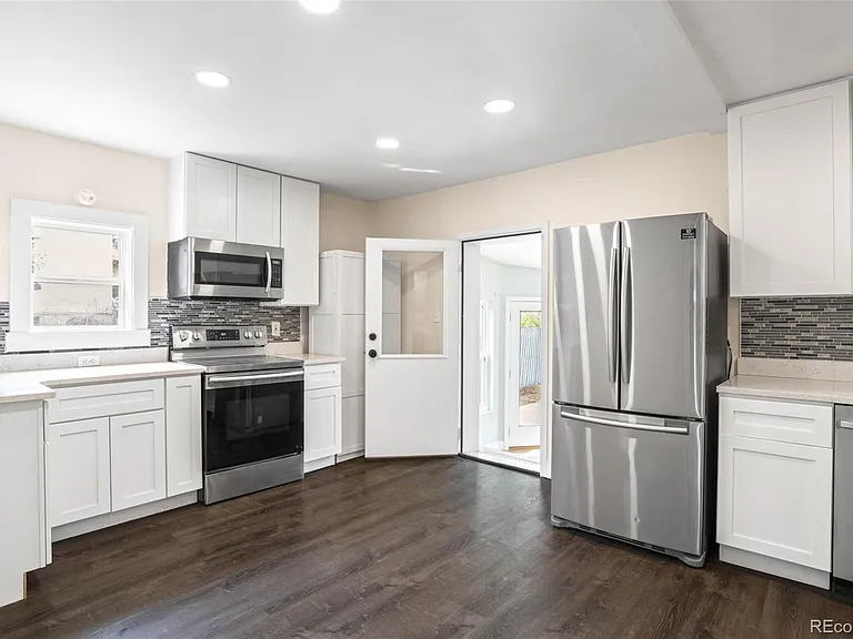 545 Ingalls St — Photo 9
