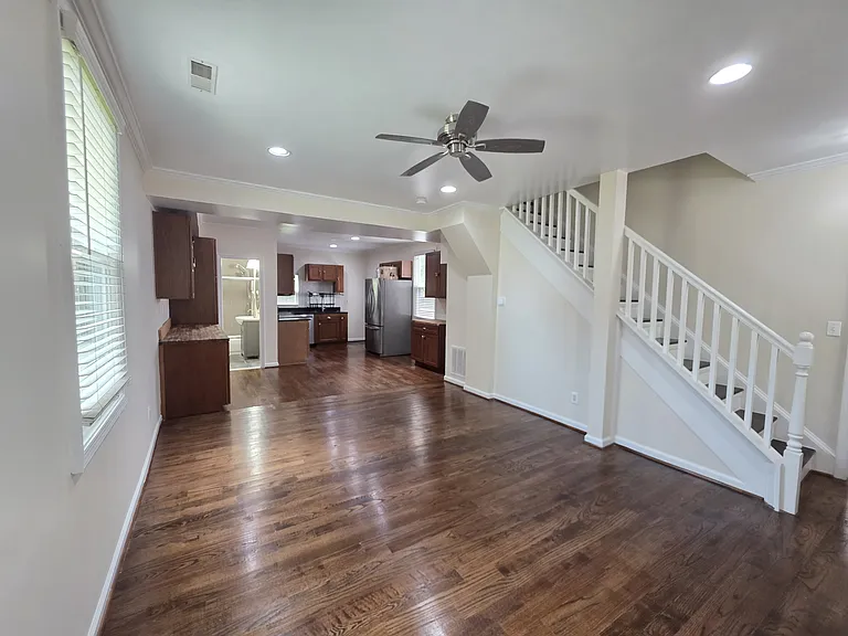 7516 Main St — Photo 9