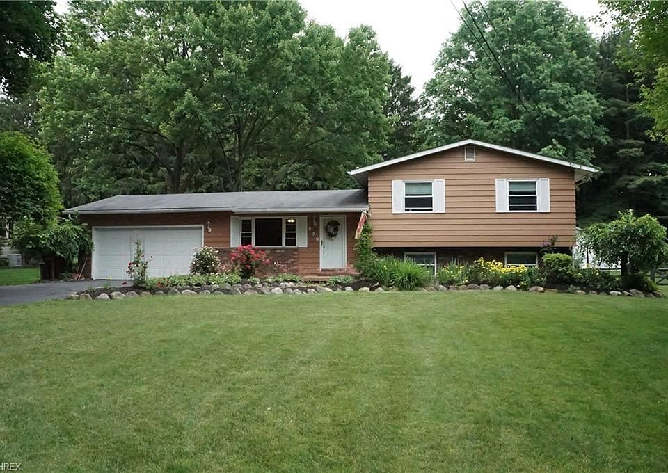 1st image of 830 Locust Dr