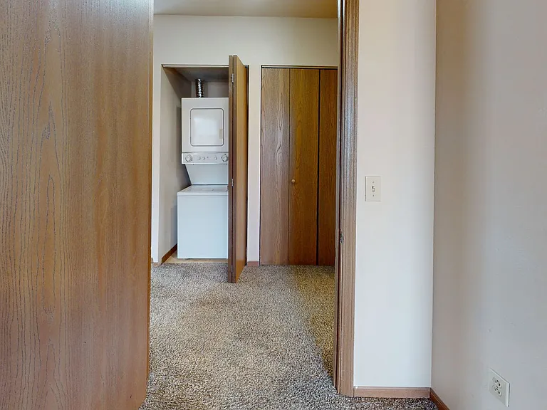 1407 S State St — Photo 14