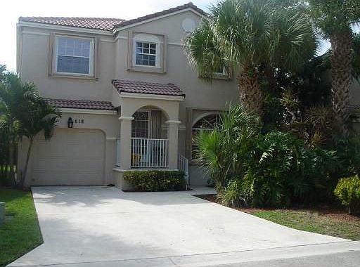 1st image of 618 NW 87th Ln