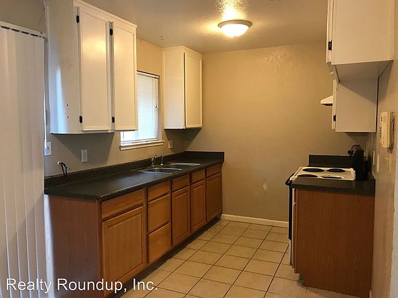 3rd image of 2630 Plantation Pl