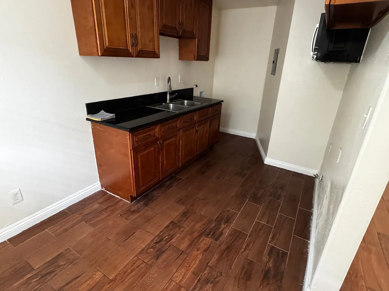 1 bed, 600 sqft, $1,600 — Photo 2