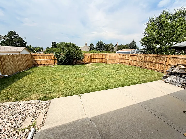 1501 Stuart St — Photo 2