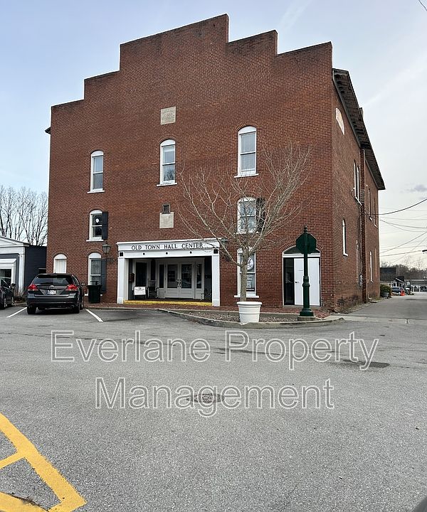 1st image of 65 E Cedar St