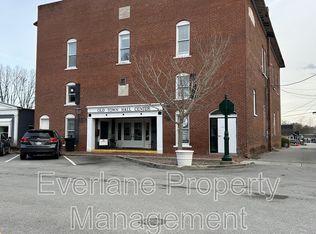 65 E Cedar St, Zionsville, IN 46077