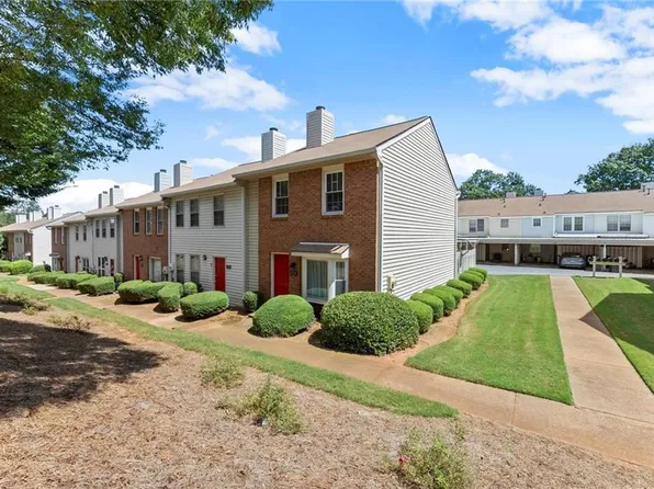 218 Mill Creek Pl, Roswell, GA 30076