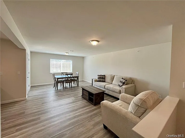206 Golf Links Rd #825 — Photo 3