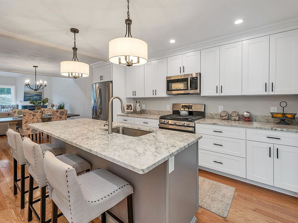 1st image of 19 Granite Ridge