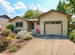 304 Orange Ave, Ashland, OR 97520