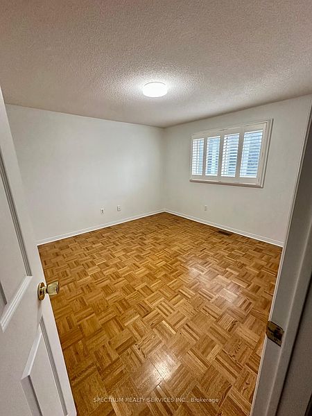Burlington House for rent - 4 Bedrooms — photo 14