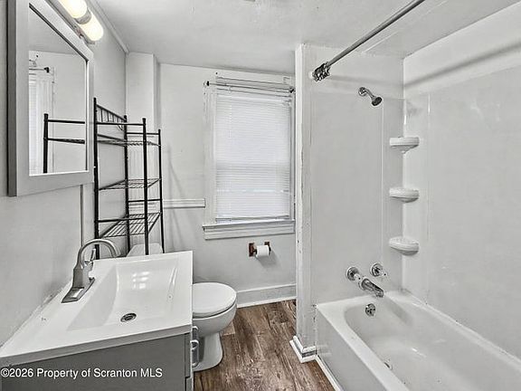 4th image of 109 1/2 Penn St #1