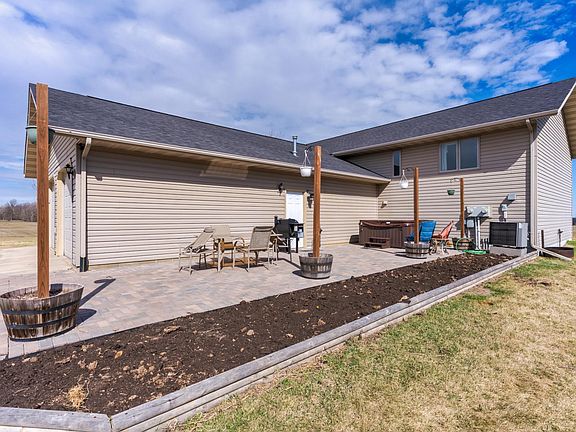5th image of 18664 Centerline Rd NW