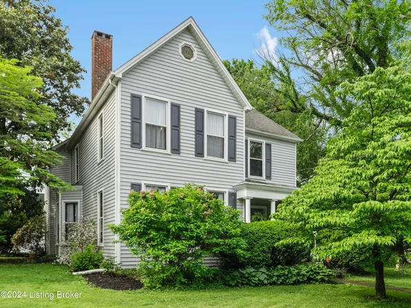 220 Montgomery Ave, Versailles, KY 40383