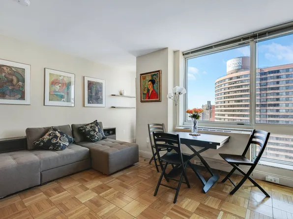 215 East 96th Street 25K image 1 of 15