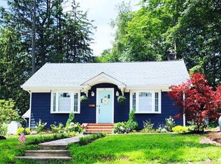 35 Summit St, Park Ridge, NJ 07656