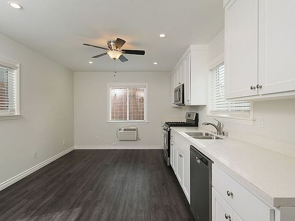 3rd image of 10038 Tujunga Canyon Blvd #11