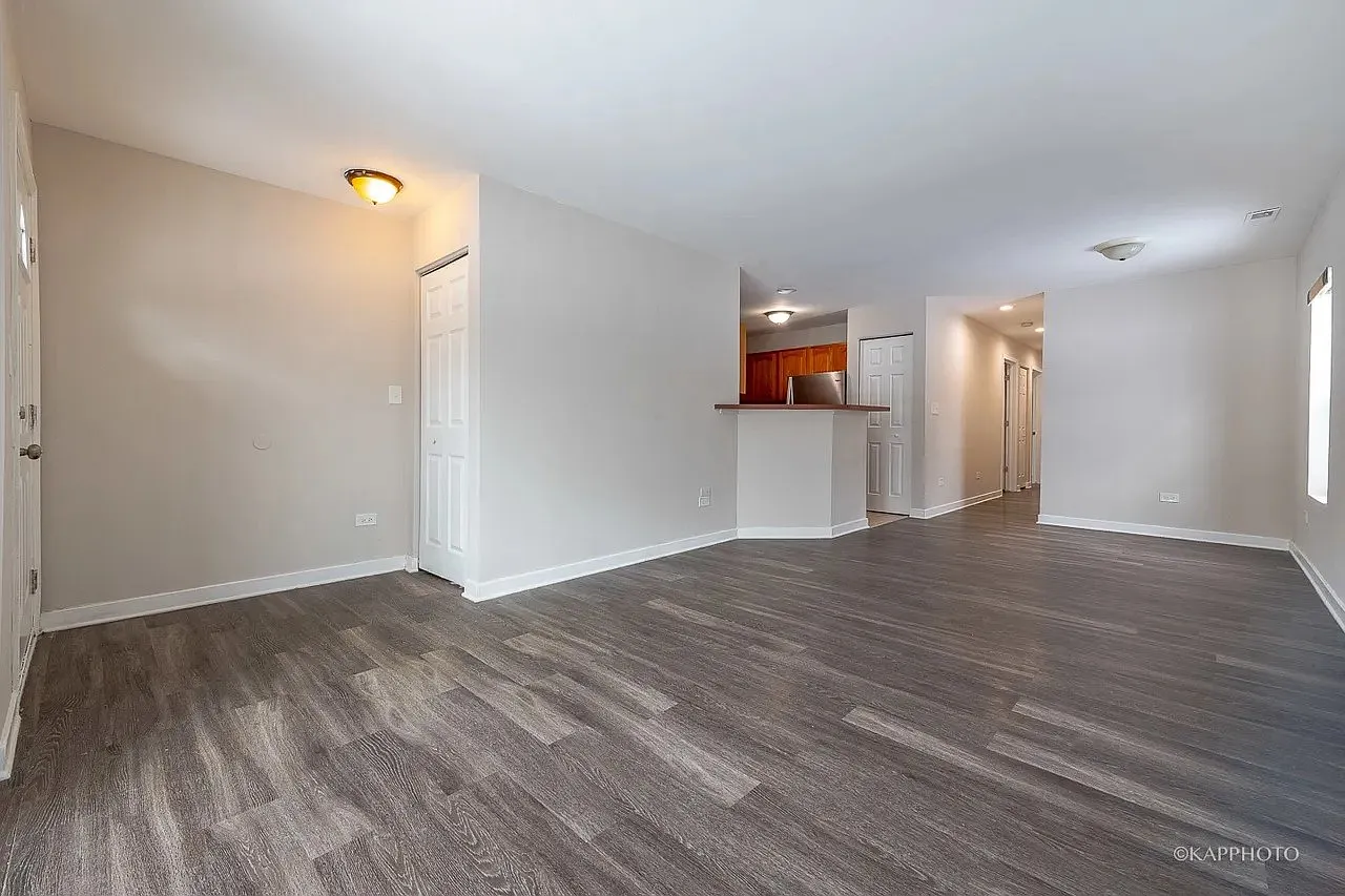 3 bed, 1200 sqft, $2,250 — Photo 1