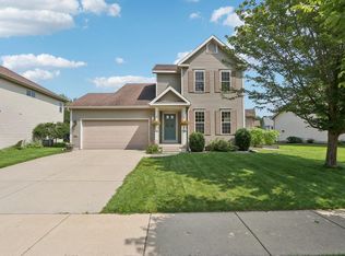 628 Meadow Trce, Deerfield, WI 53531