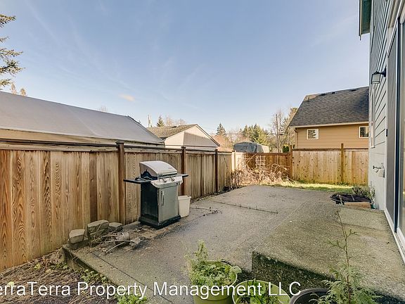 4th image of 121 209th Pl SW