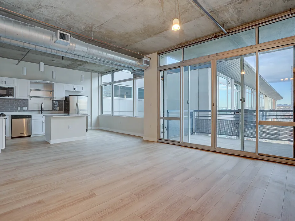 1401 Wewatta St #903
