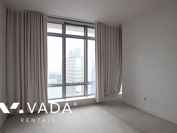 4th image of 1028 Barclay St #2502