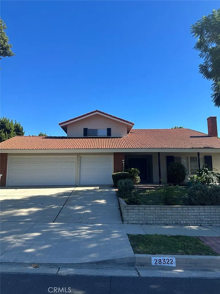 5 bed, 4.0 bath, 2894 sqft, $7,000 — Photo 1