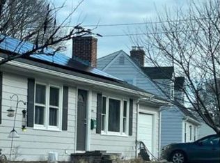105 Greenmeadow Cir, North Kingstown, RI 02852