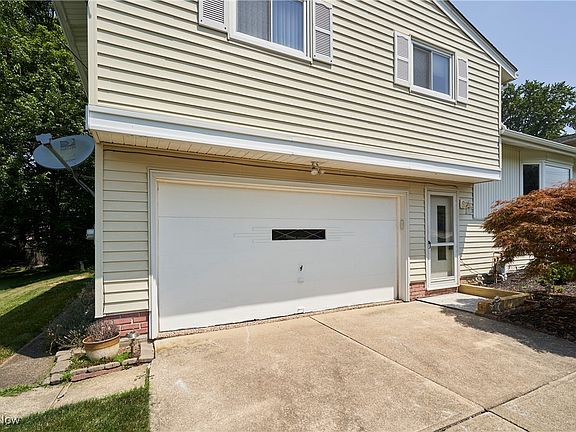 2nd image of 2283 Sherwin Dr