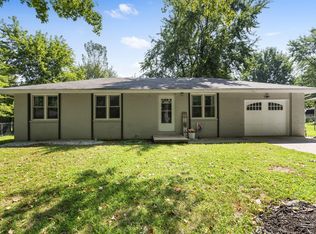 106 S Cottonwood Ave, Republic, MO 65738
