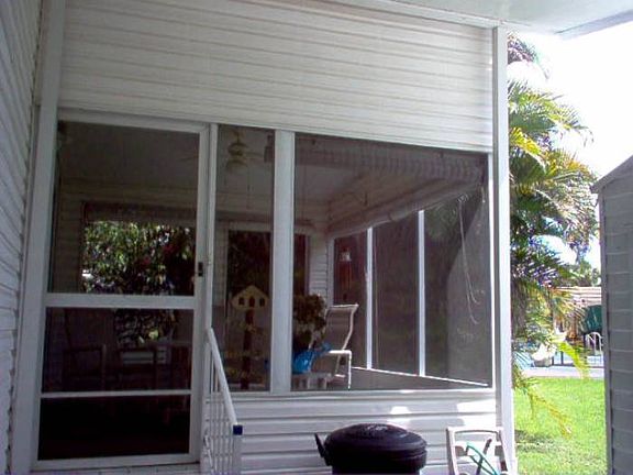 Raised frt.screened porch